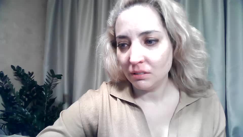 mariska-kiska Live Sex December 12, 2025