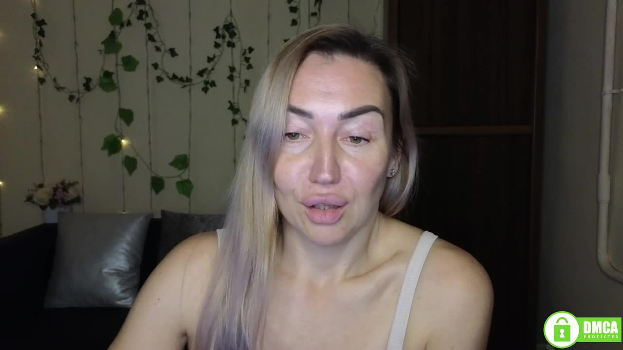 Jullyblondkiss Live Sex December 12, 2025