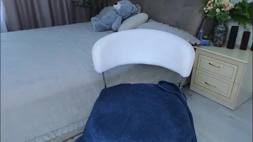 heroine_of_your_life Live Sex December 13, 2025