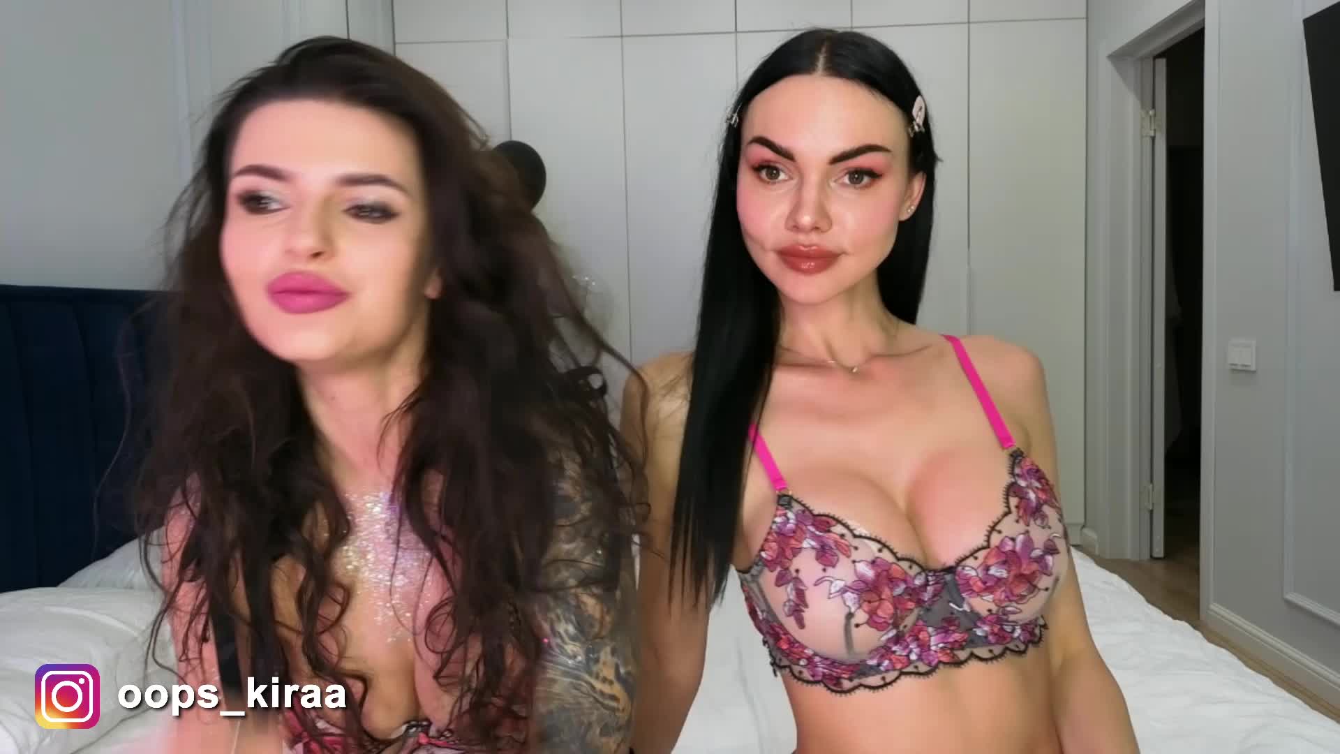 Amyleeplayss Live Sex December 17, 2025