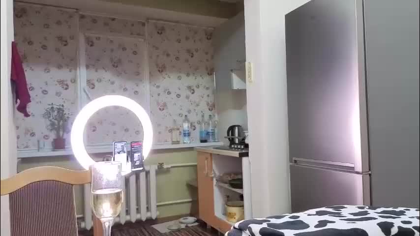 best_ass2000 Live Sex December 17, 2025