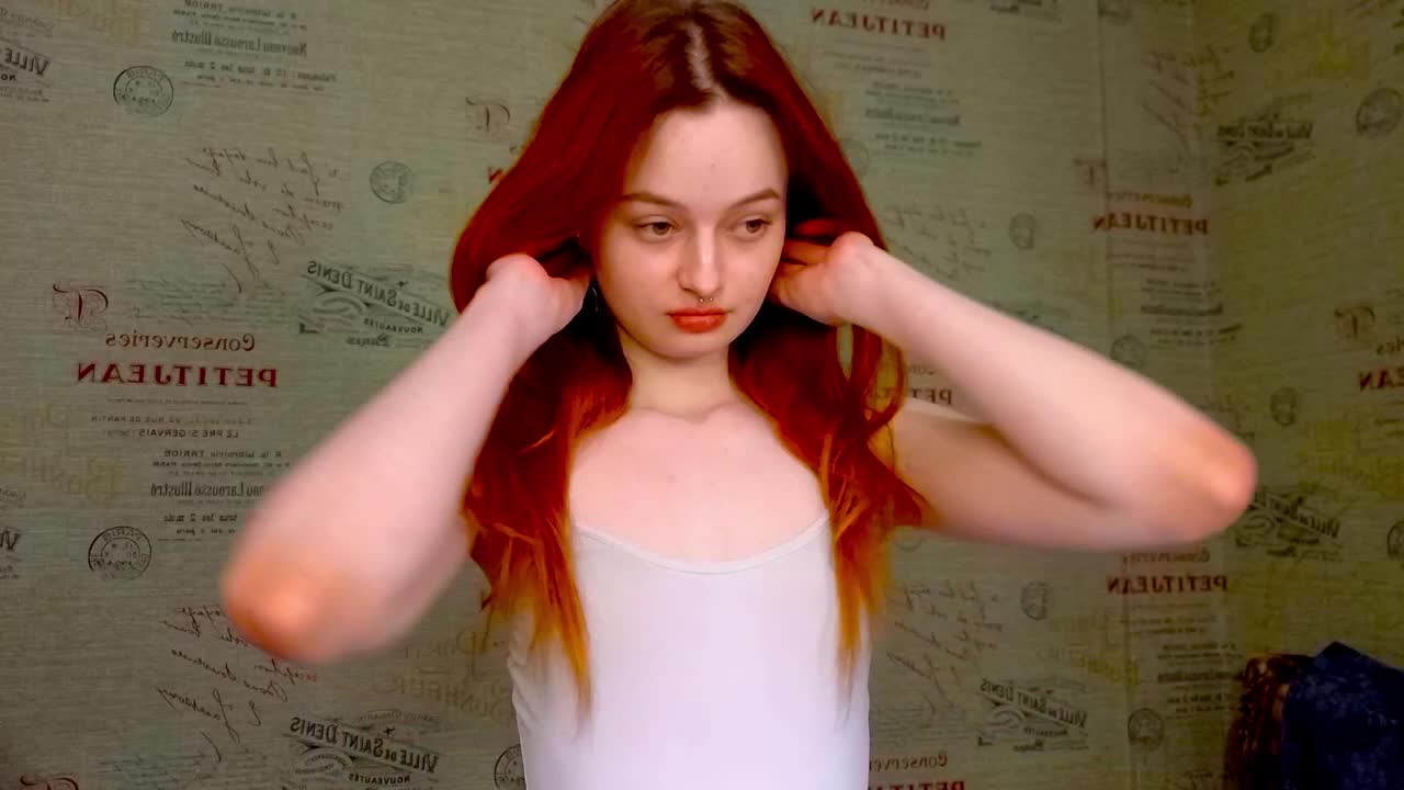 emiless Live Sex December 17, 2025