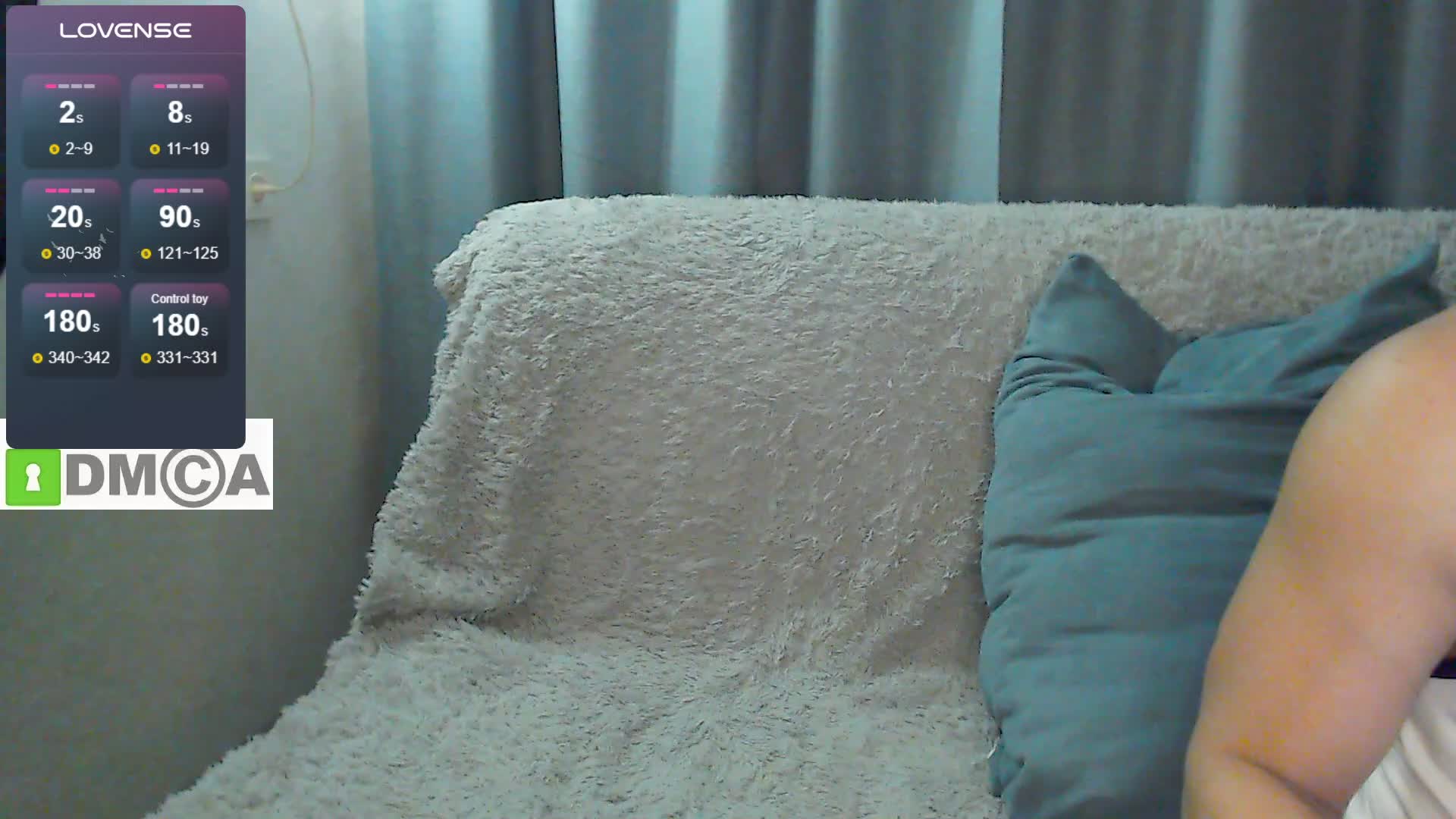 AtTheMoment Live Sex December 17, 2025