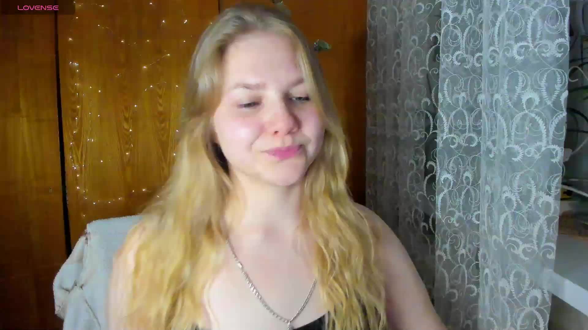 Emma-Frizea Live Sex December 17, 2025