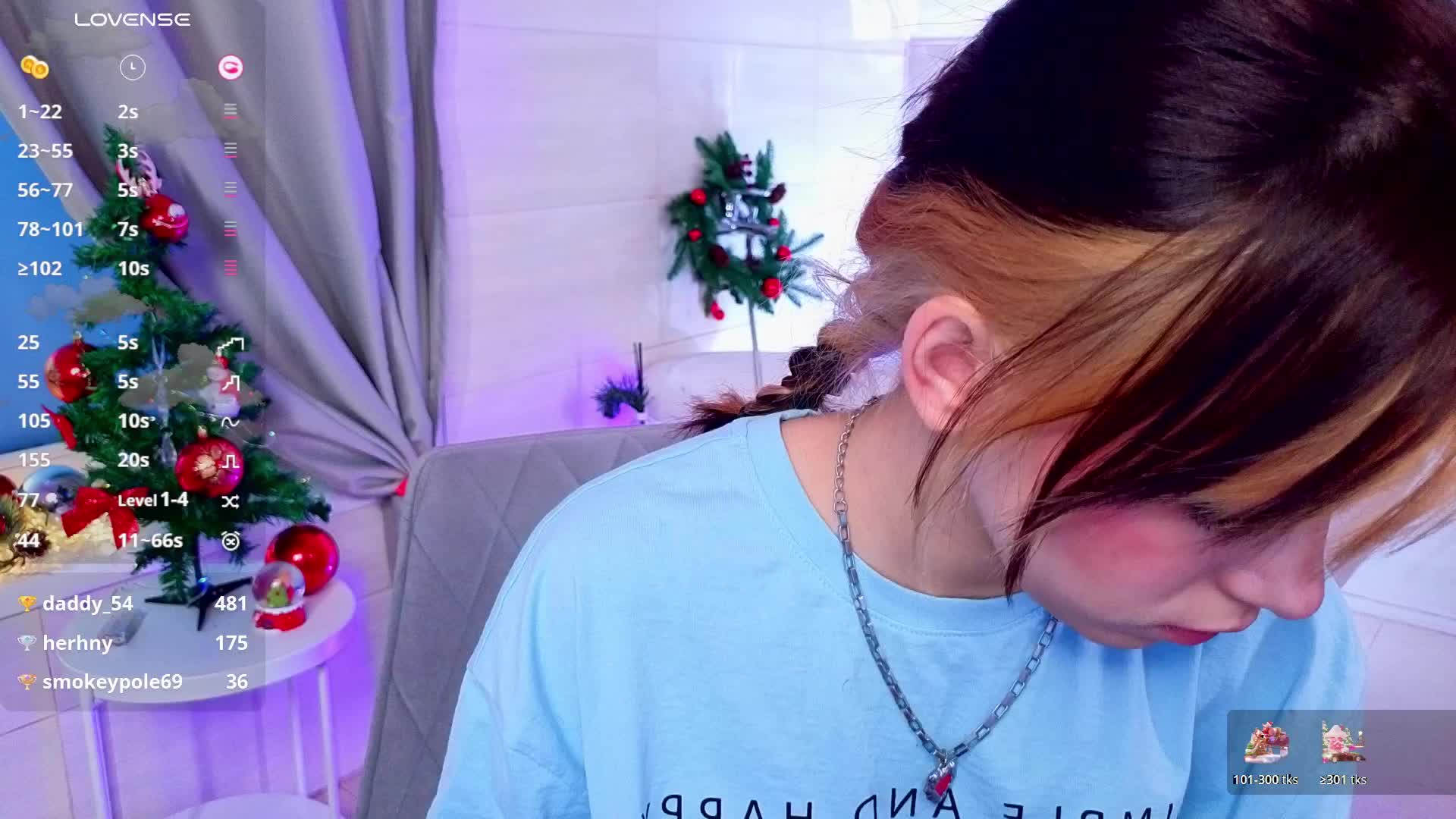 CoralineJones Live Sex December 17, 2025