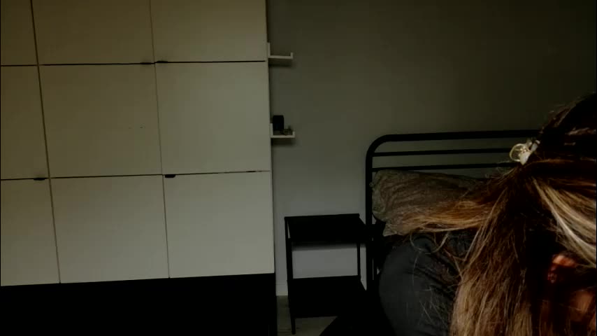 mmminnie Live Sex December 17, 2025