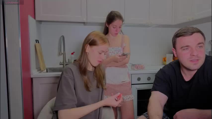 ihavepaws33 Live Sex December 17, 2025