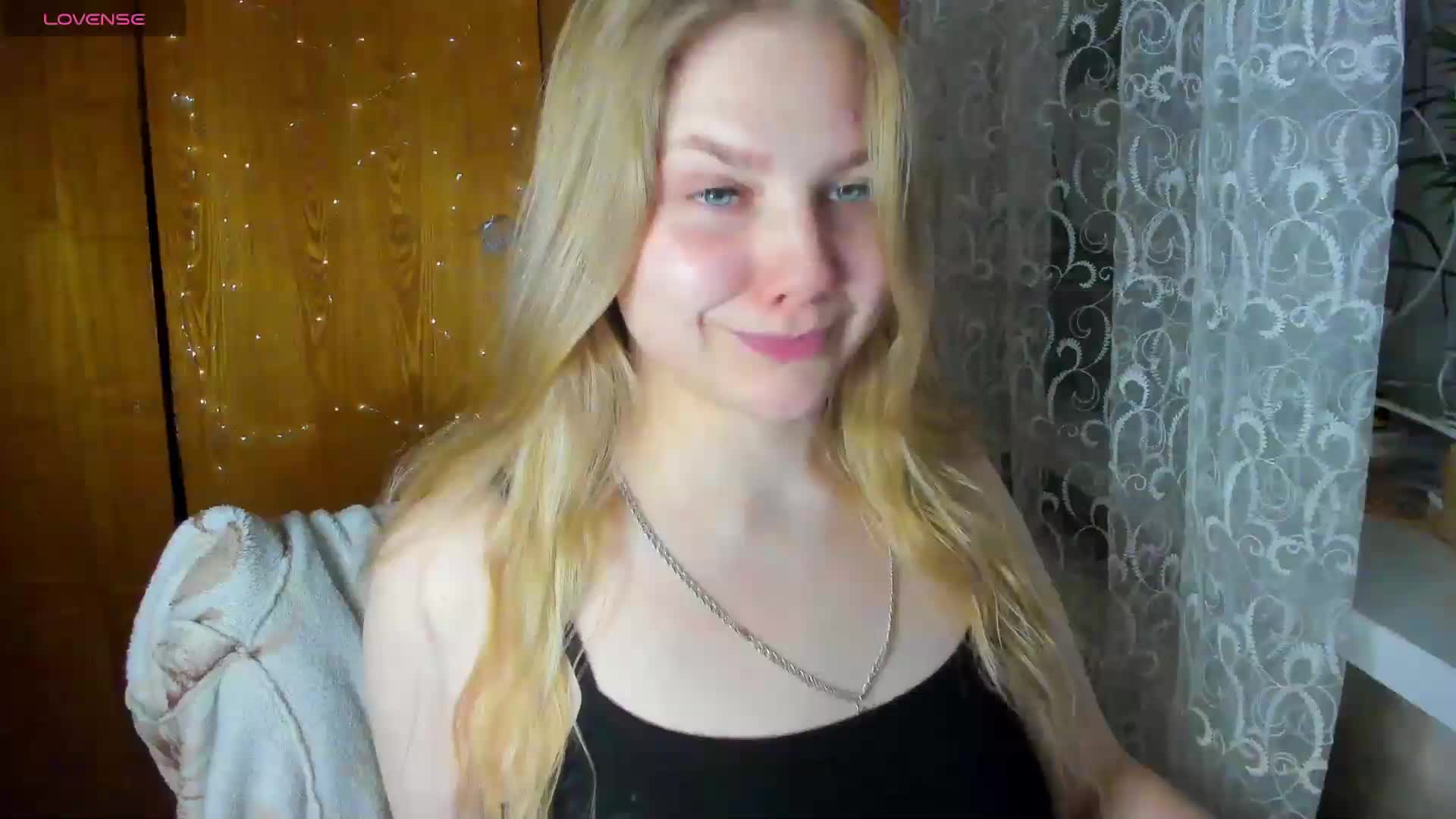 Emma-Frizea Live Sex December 17, 2025