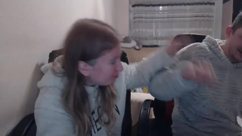 jenisandpeter Live Sex December 17, 2025