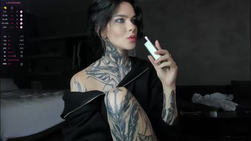 uwu_eva Live Sex December 17, 2025