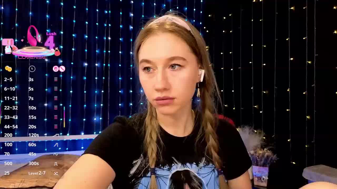 kiskaWEDNESDAY Live Sex December 17, 2025