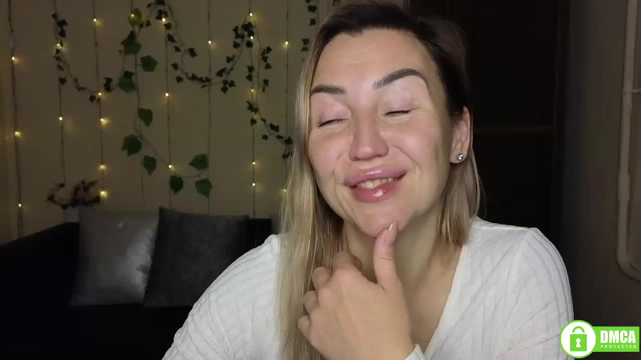 Jullyblondkiss Live Sex December 17, 2025