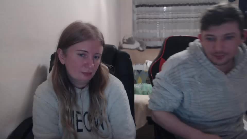 jenisandpeter Live Sex December 17, 2025