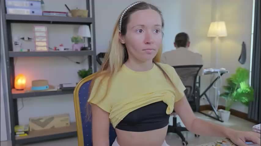 ellcrys Live Sex December 17, 2025