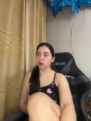 Vika19981 Live Sex December 17, 2025