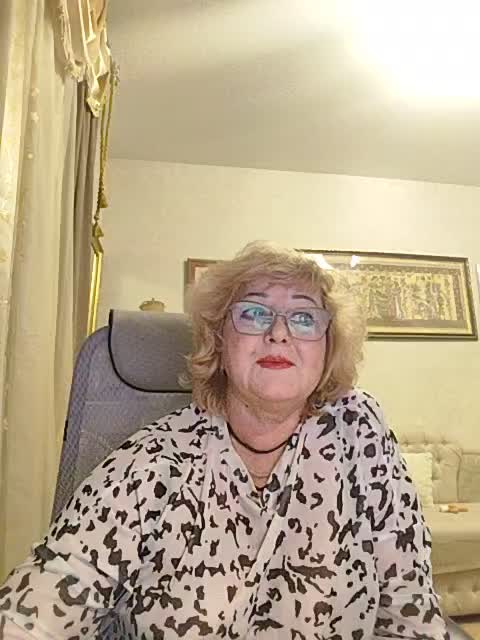 KarinkaSweet Live Sex December 17, 2025