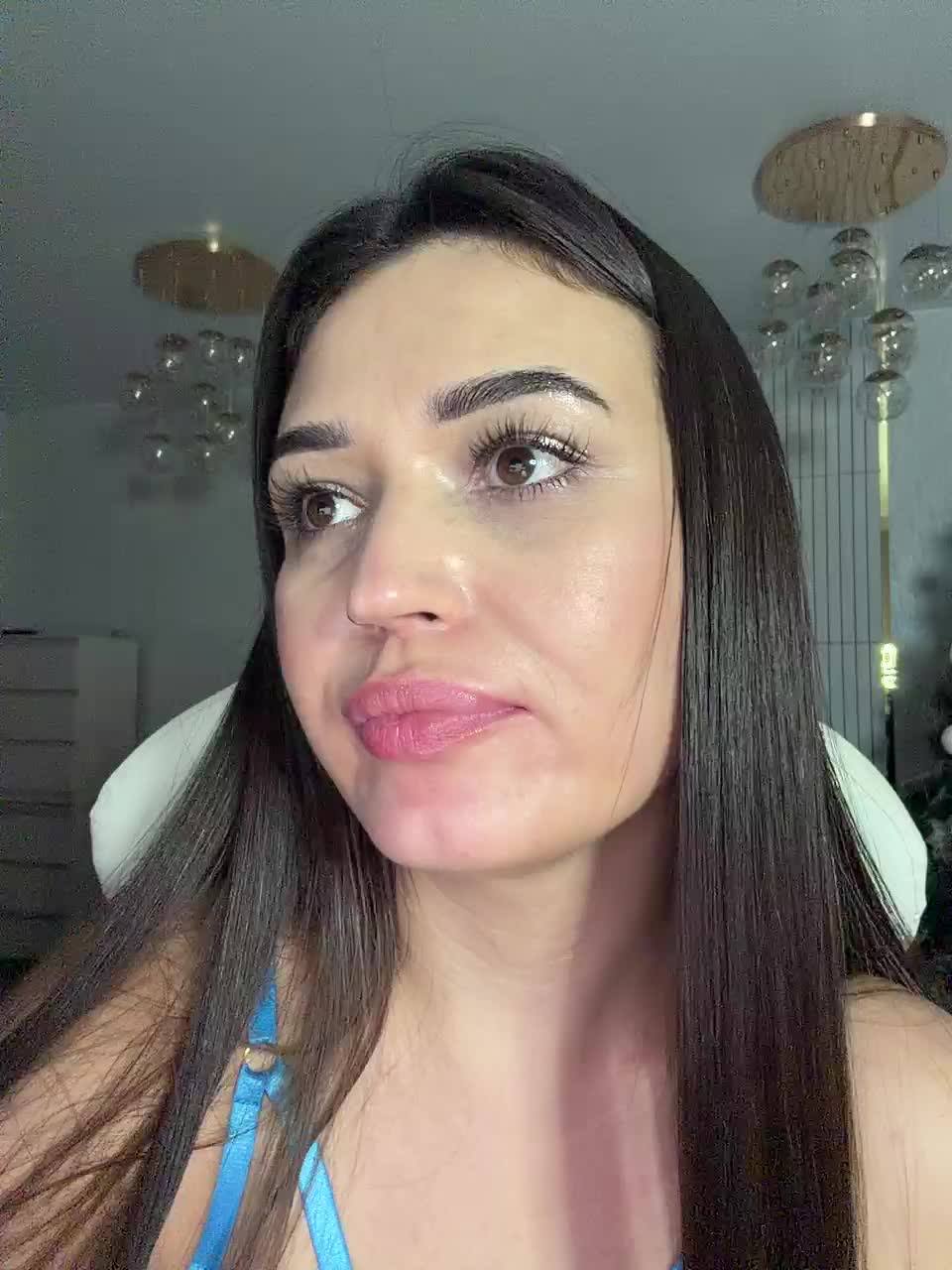 Anutka-chocolatee Live Sex December 17, 2025