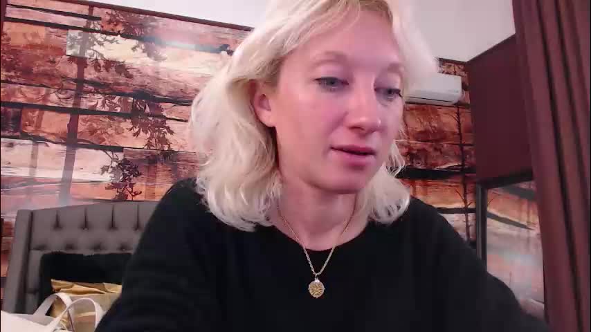 natalie_bitton Live Sex December 17, 2025