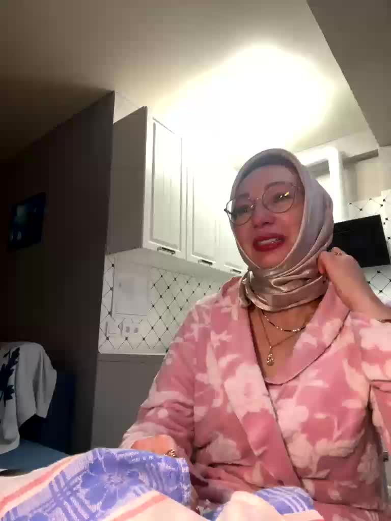 Pink-Lips Live Sex December 17, 2025