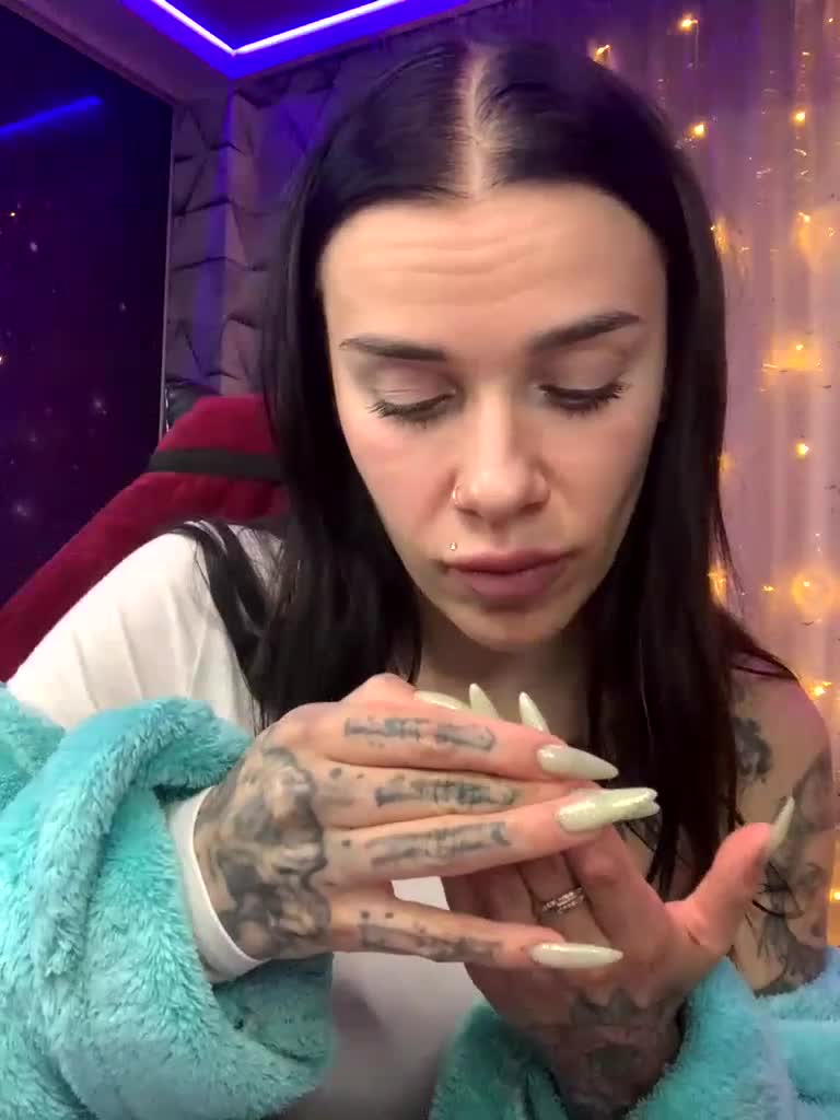 deva_maria Live Sex December 17, 2025