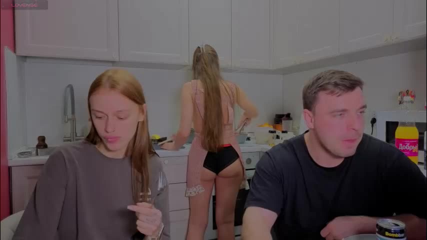 ihavepaws33 Live Sex December 17, 2025