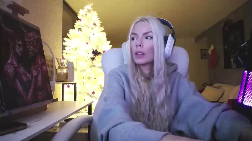 tinykylie Live Sex December 17, 2025