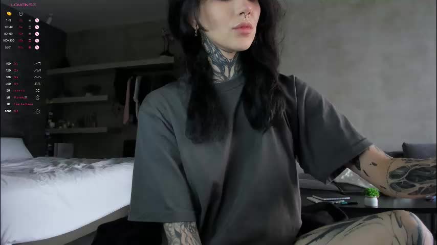 uwu_eva Live Sex December 17, 2025