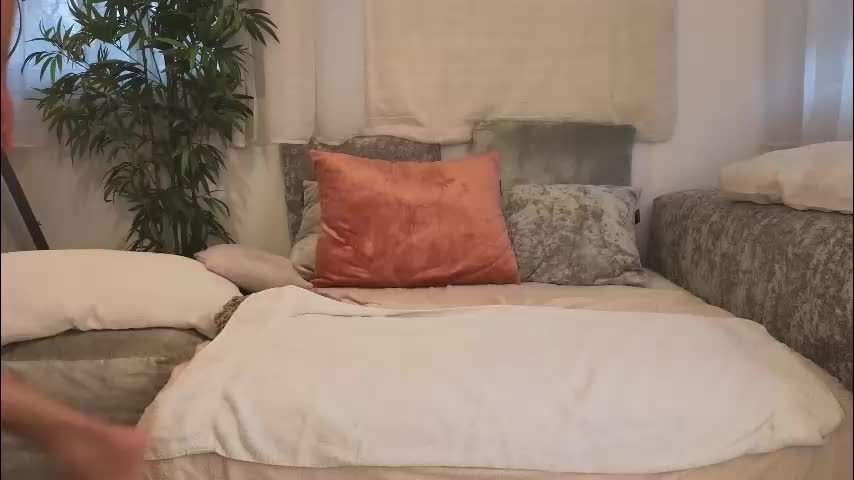 malenahot525 Live Sex December 17, 2025