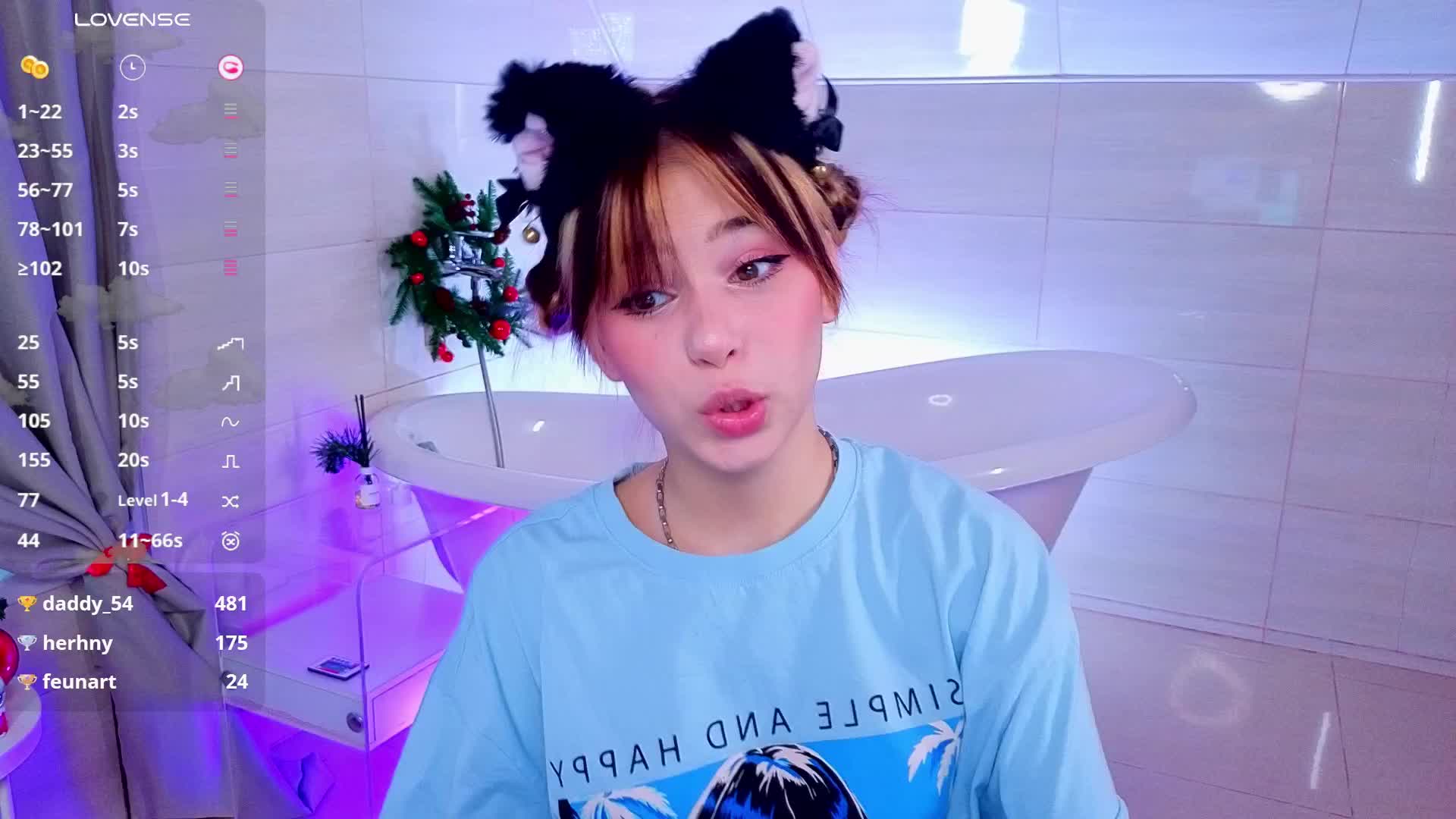 CoralineJones Live Sex December 17, 2025