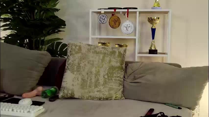 adelinecarter Live Sex December 17, 2025