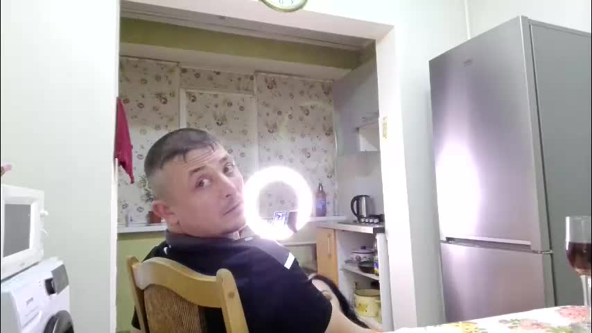 best_ass2000 Live Sex December 17, 2025