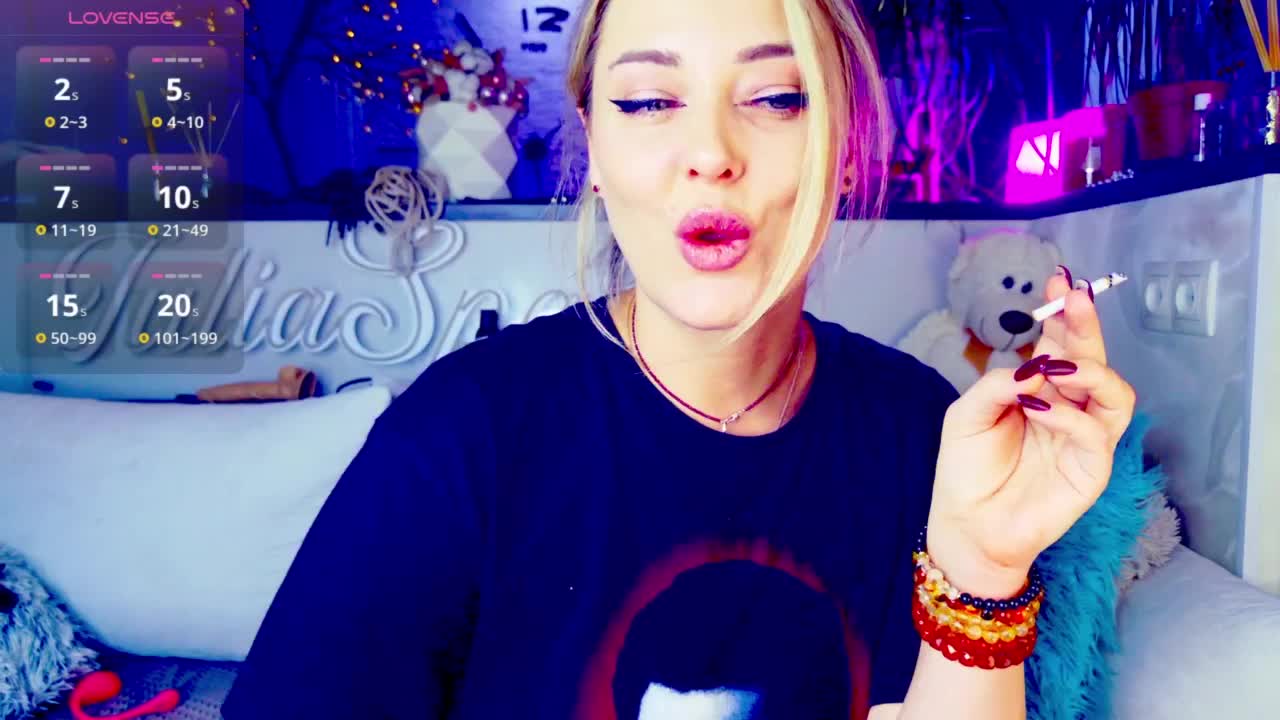 _JuliaSpace_ Live Sex December 17, 2025