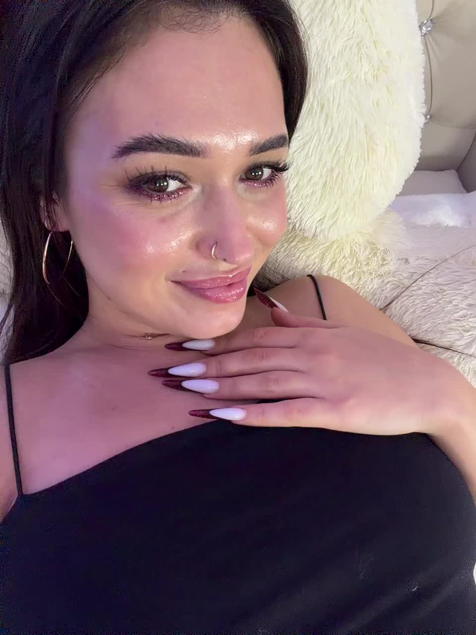 Anutka-chocolatee Live Sex December 17, 2025