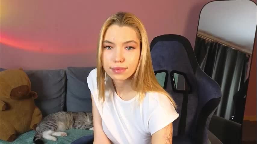 _capybara0_0 Live Sex December 17, 2025