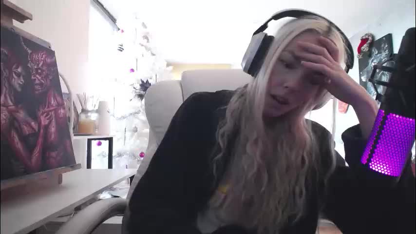 tinykylie Live Sex December 17, 2025