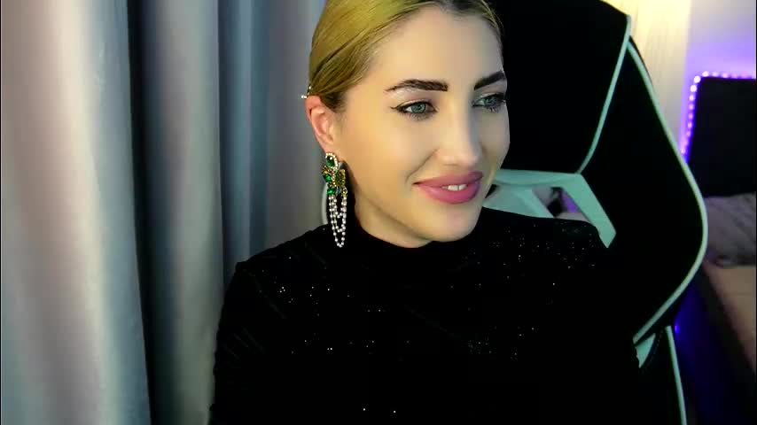 tweety_twist Live Sex December 17, 2025