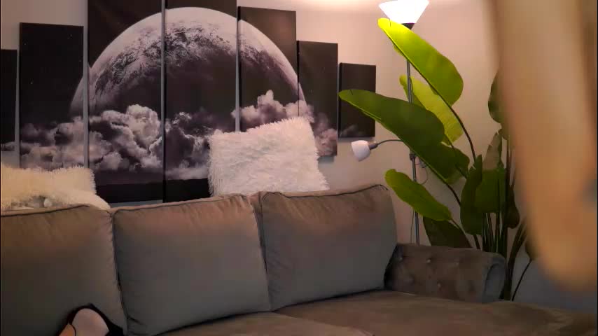 ellieredd Live Sex December 17, 2025