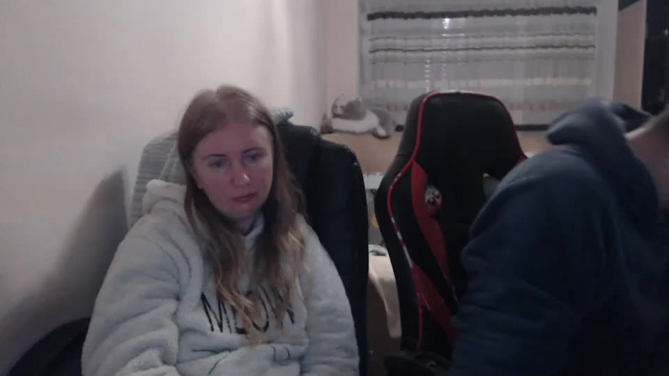 jenisandpeter Live Sex December 17, 2025