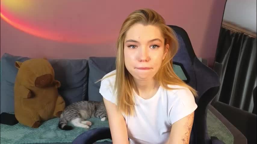 _capybara0_0 Live Sex December 17, 2025