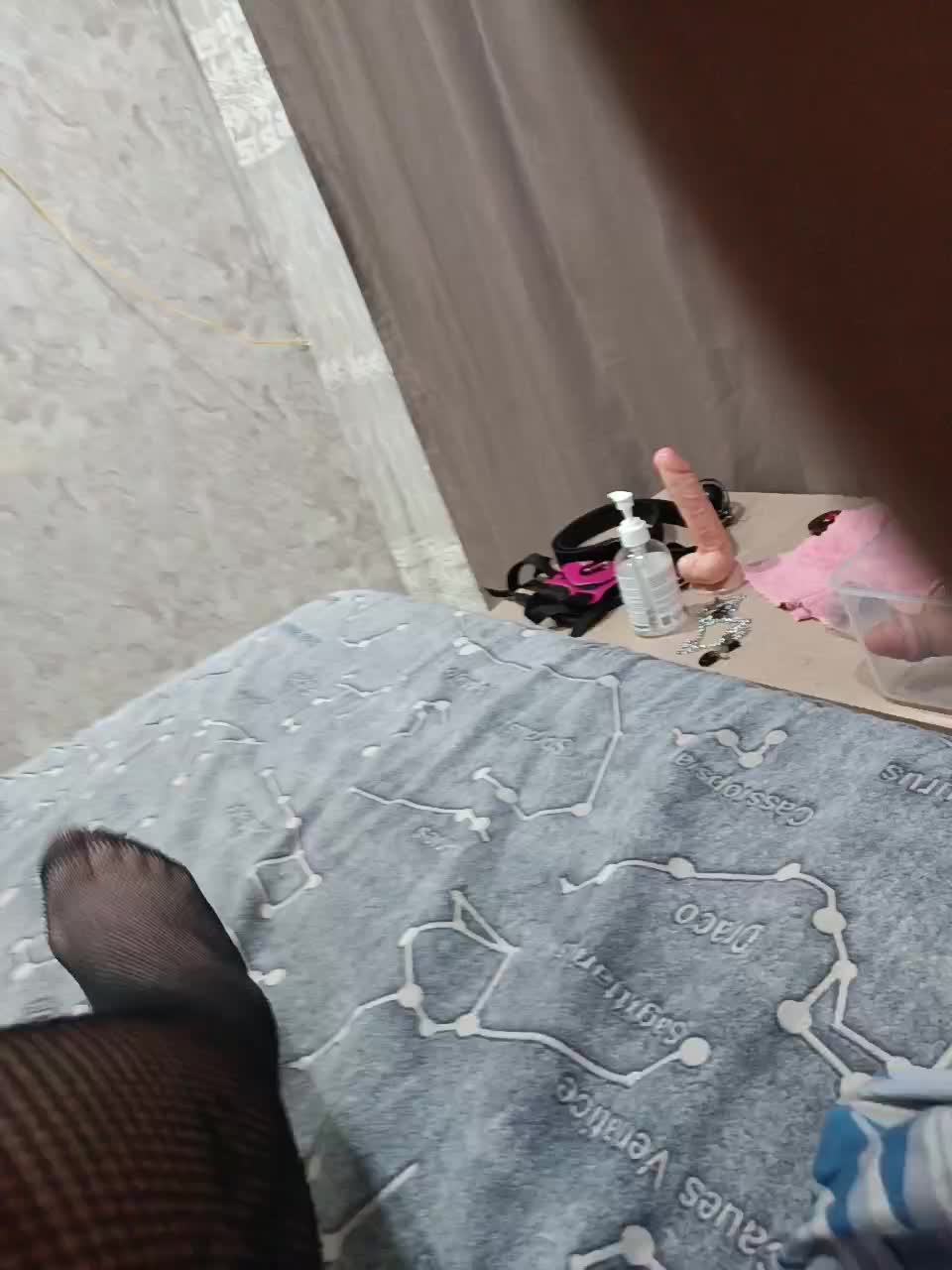 2TWIXSTICKS Live Sex December 17, 2025