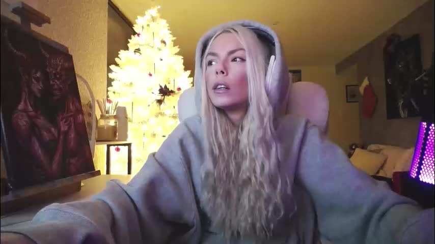 tinykylie Live Sex December 17, 2025
