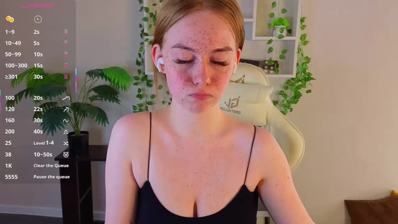 Roxy-Sunny Live Sex December 17, 2025