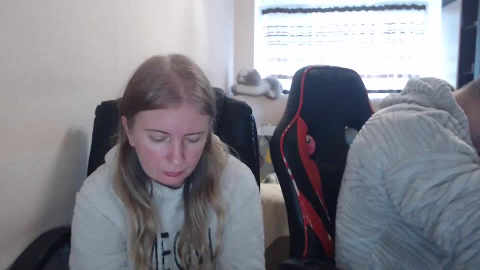 jenisandpeter Live Sex December 17, 2025