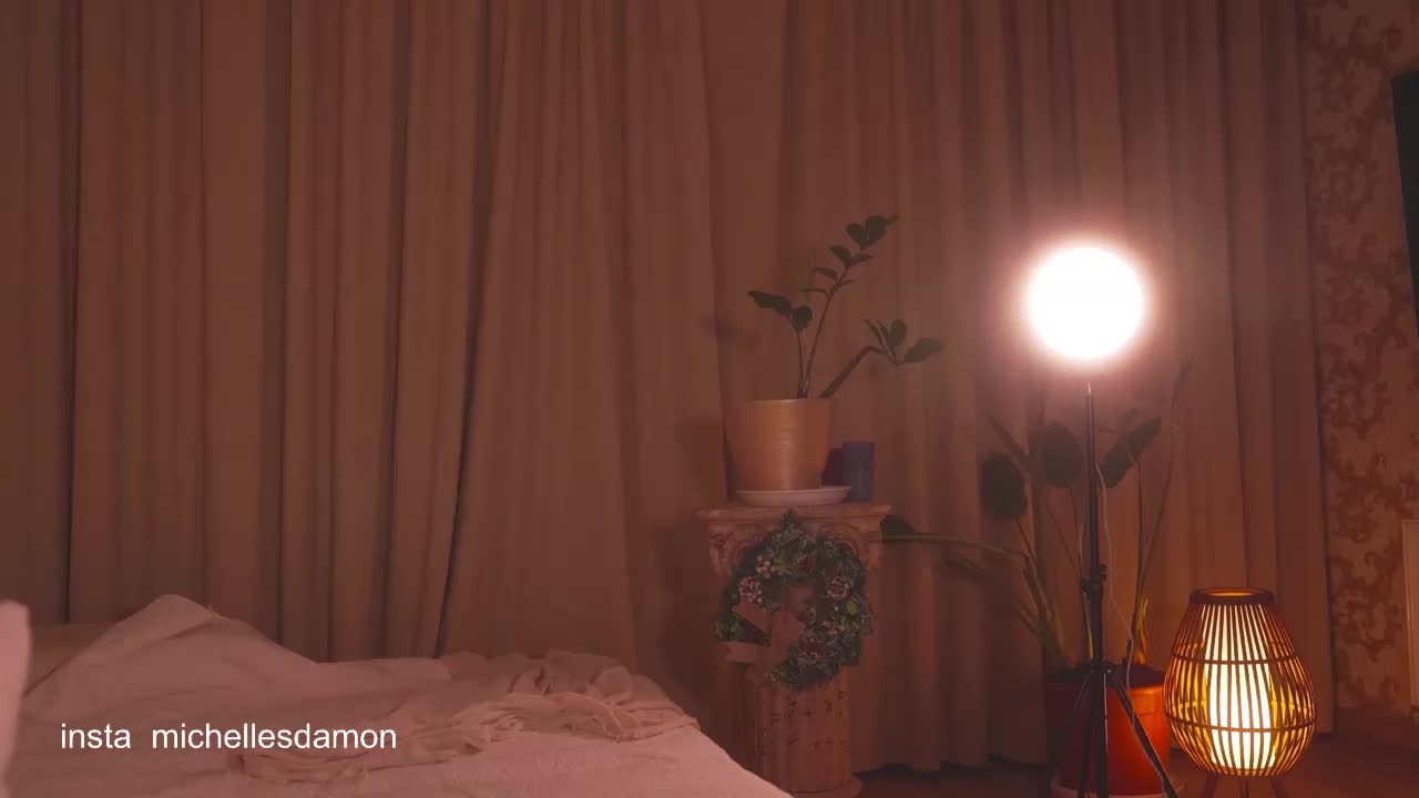 Astriad Live Sex December 17, 2025