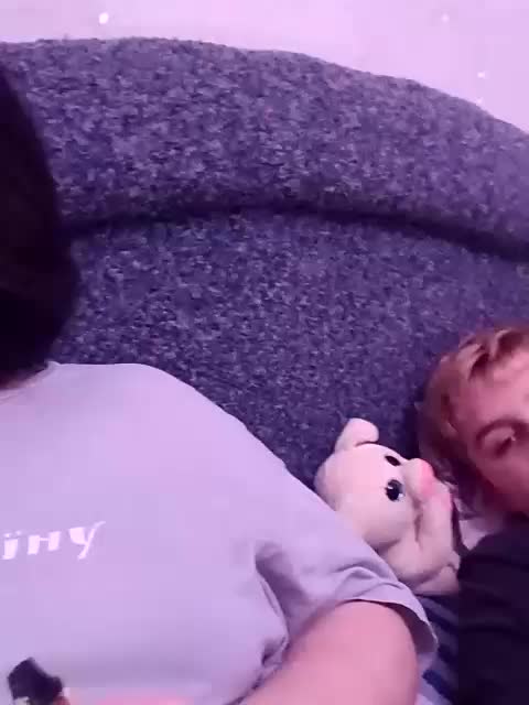 2Lesbians Live Sex December 17, 2025