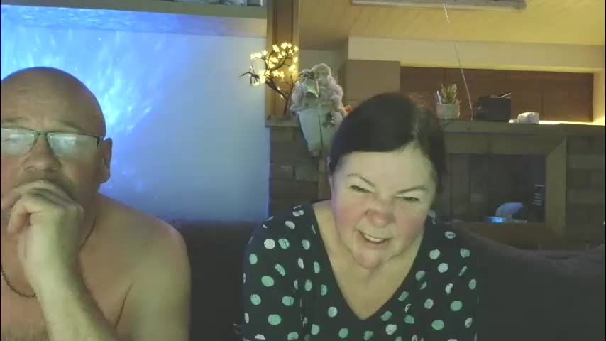 sanroom Live Sex December 17, 2025