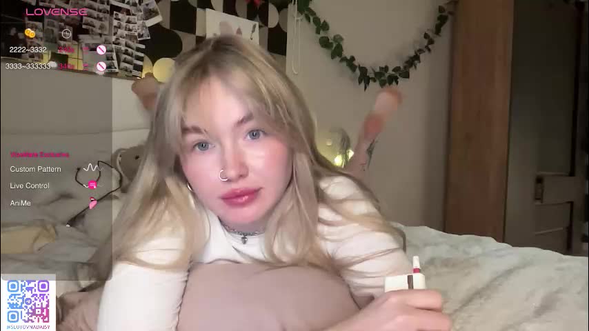 charming_daisy Live Sex December 17, 2025