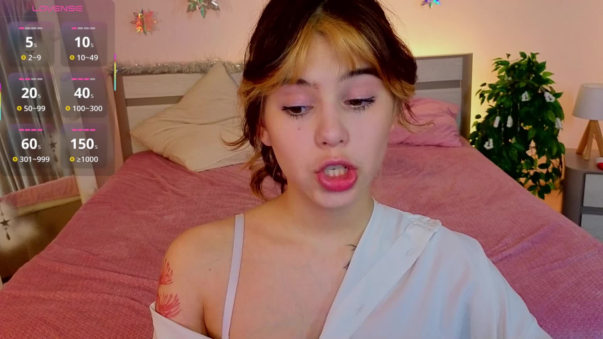 CoralineJones Live Sex December 17, 2025