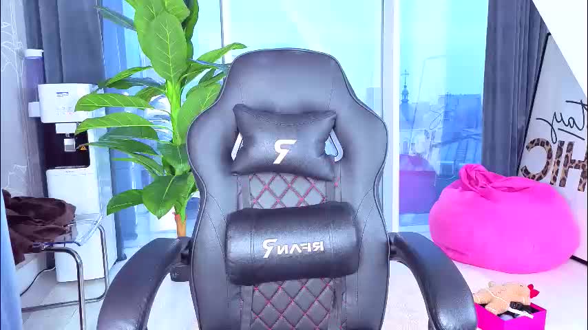 spoilm3mor3 Live Sex December 17, 2025