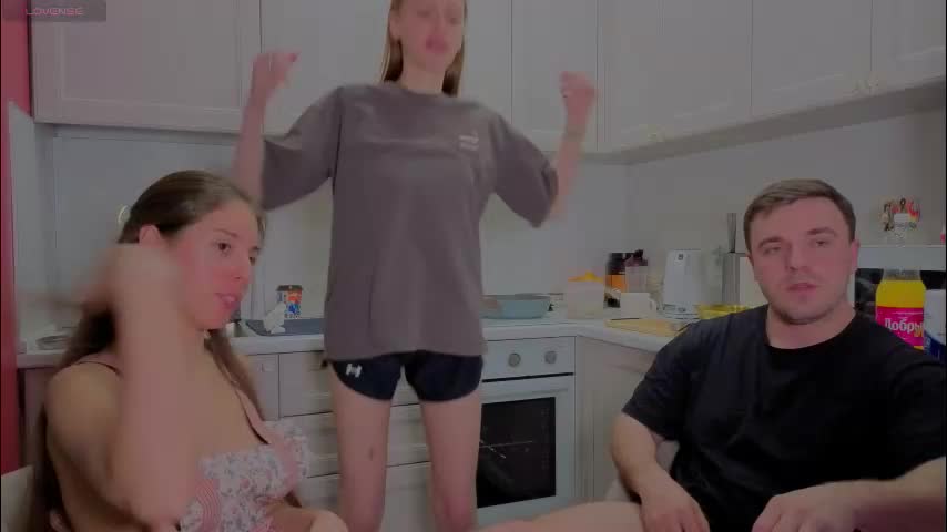 ihavepaws33 Live Sex December 17, 2025